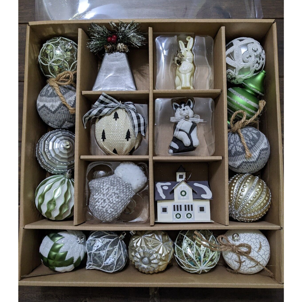 HOME ACCENTS Set 19 Pcs Powder Creek SHATTER-RESISTANT CHRISTMAS ORNAMENTS Dog
